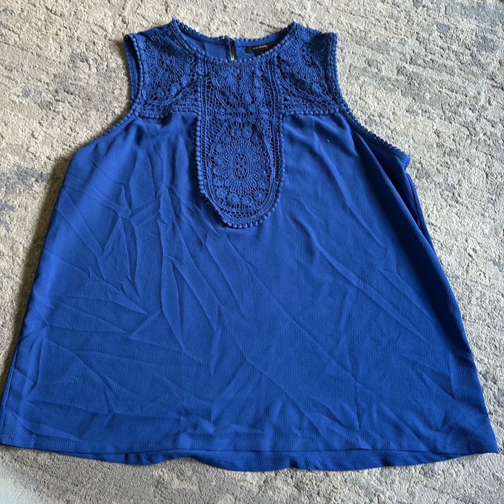 NWOT. Halogen Lacy Yoke Crepe Shell Top Large. Beautiful blouse royal blue.